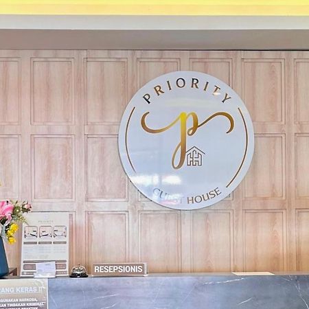 Priority Guest House Samarinda Exterior foto