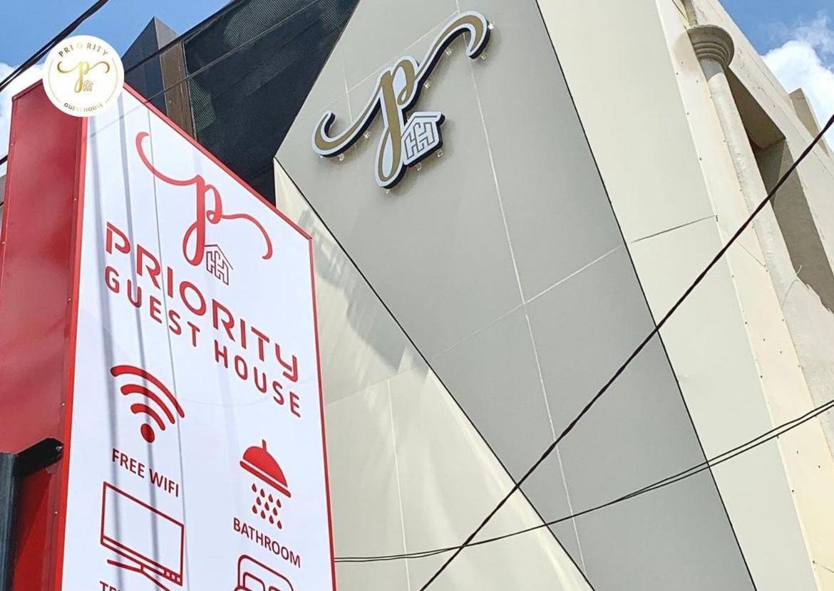 Priority Guest House Samarinda Exterior foto