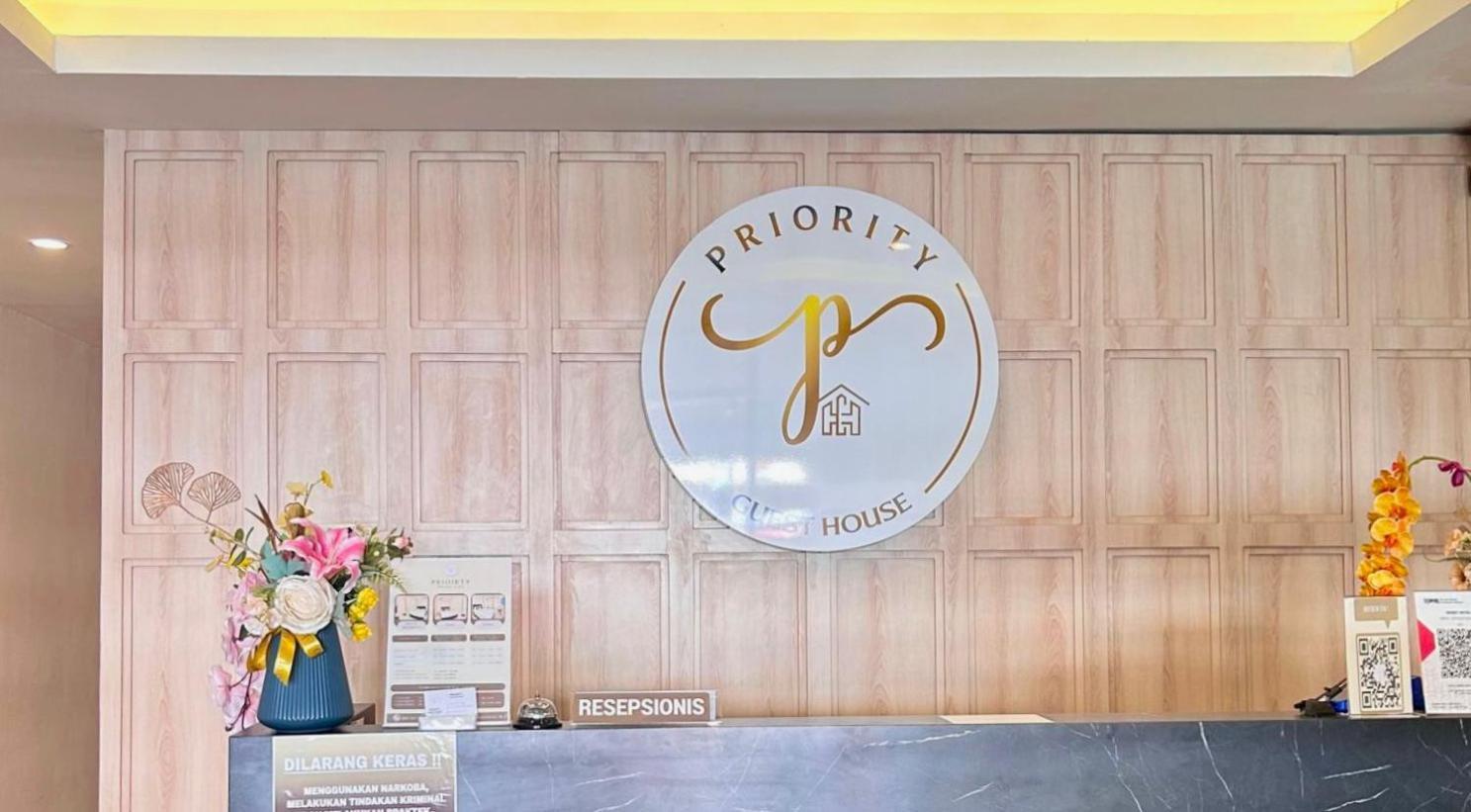 Priority Guest House Samarinda Exterior foto
